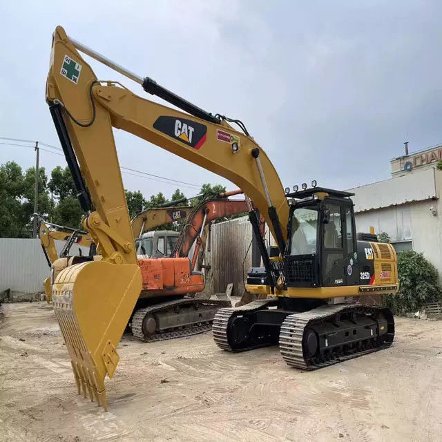 تستخدم CAT 325DL حفارات CAT آلات نقل الأرض CAT 320 320D حفارة