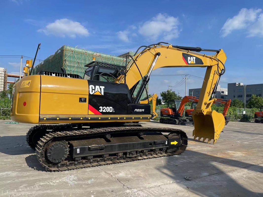 حفرة CAT 320DL المستعملة لعام 2020 حفرة CAT 320 ذات المحرك الديزل 20 طن