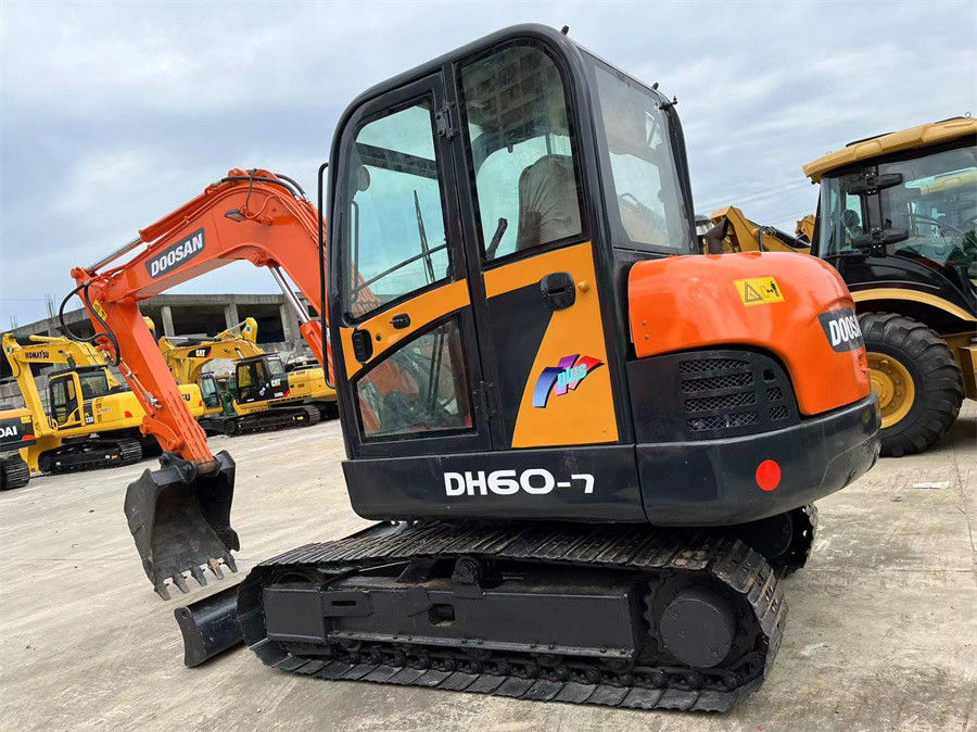 حفرة دوسان الصغيرة DH60 ميني كراولر الحفرة كوريا العلامة التجارية 6 طن