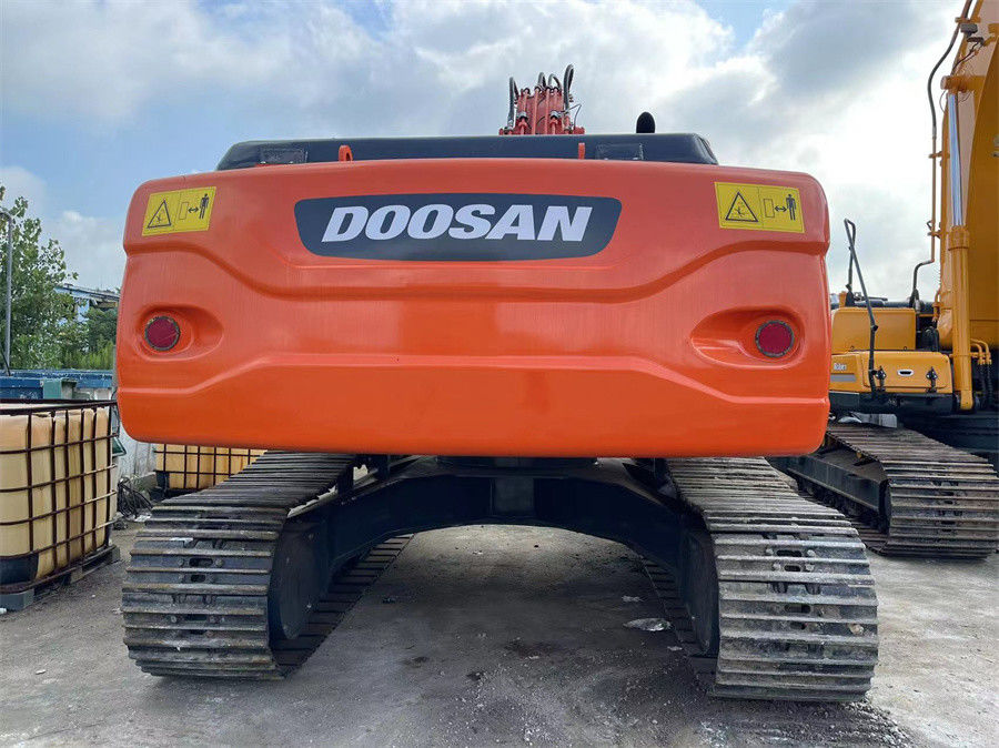 محفر دوسان DX225 مستعمل مصنوع في كوريا في حالة جيدة استهلاك وقود منخفض