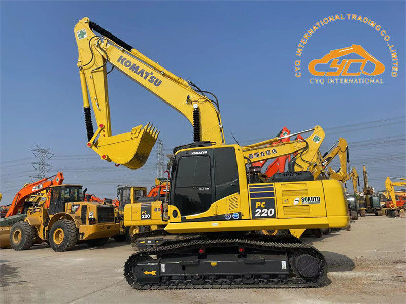 حالة ممتازة استخدمت الحفارة اليابانية كوماتسو PC220-8 الحفارة الزحفية PC200 PC220