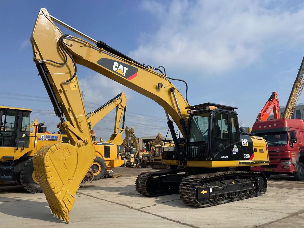 حفرة Caterpillar 320D مستعملة مع حقن 3066 محرك 20 طن حفرة CAT 320 متوسطة