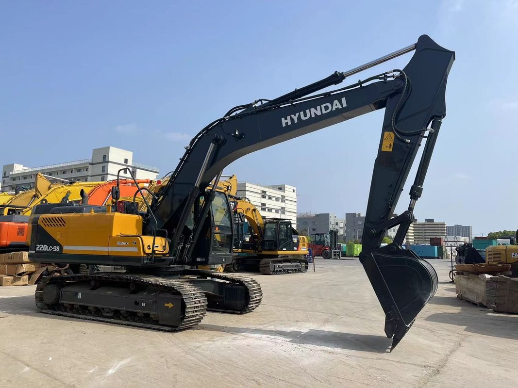 حفرة هيونداي 220LC-9S حفرة ذات حجم كبير 22 طن