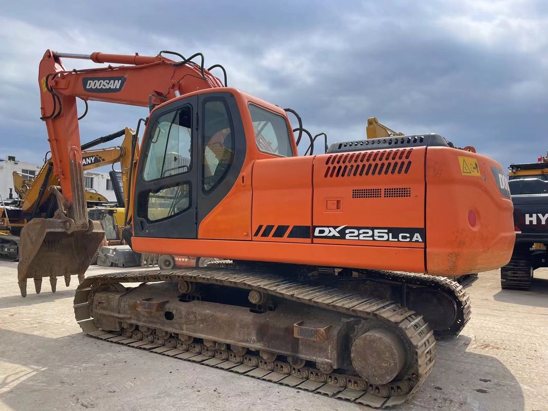 العثور على تطابقك المثالي مستعمل Doosan DX225LCA حفر 22 طن في حالة ممتازة