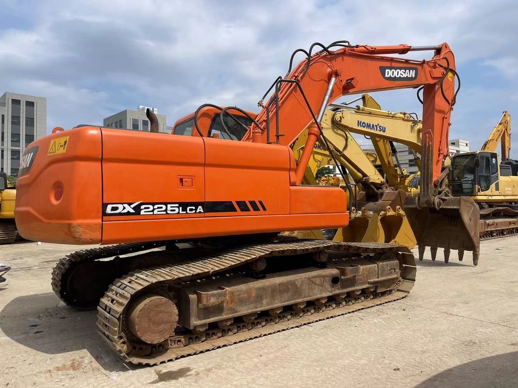 العثور على تطابقك المثالي مستعمل Doosan DX225LCA حفر 22 طن في حالة ممتازة