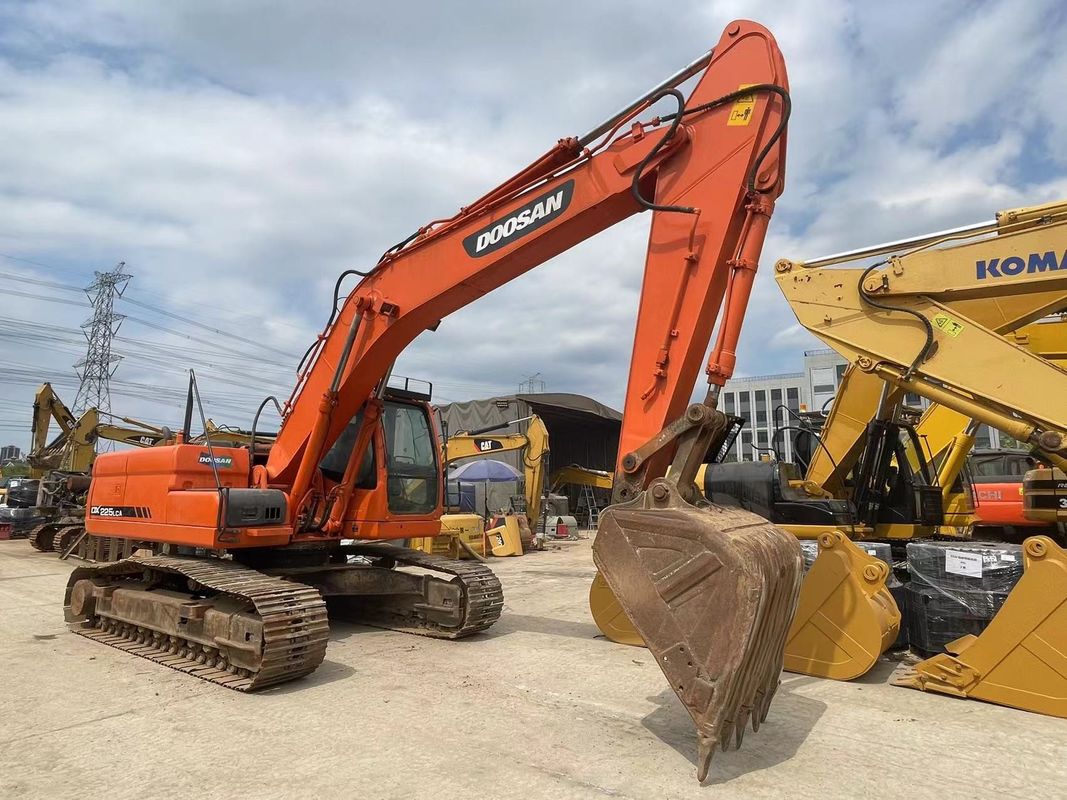 العثور على تطابقك المثالي مستعمل Doosan DX225LCA حفر 22 طن في حالة ممتازة