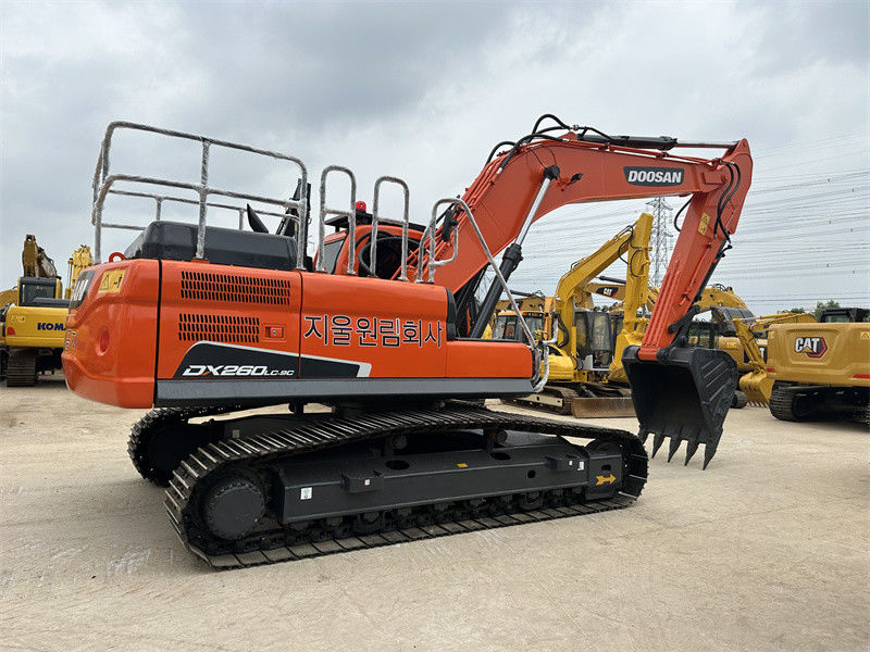 طاقة المحرك 180 كيلوواط دوزان DX260 الحفارات المستخدمة مع 1.2 M3 سعة دلو