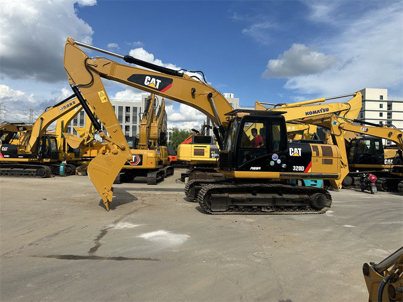 الحفارات المستخدمة Cat 320D الحفارات المستخدمة مع سعة دلو 1 M3
