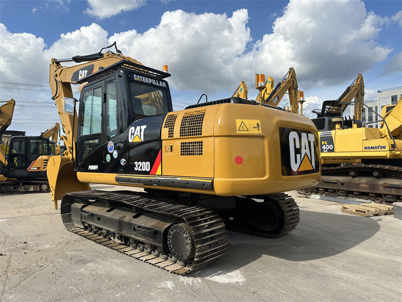 الحفارات المستخدمة Cat 320D الحفارات المستخدمة مع سعة دلو 1 M3