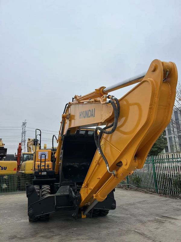 النوع المتحرك حفرة Hyundai R210W-9 ذات عجلات مستعملة 21 طن حفرة Hyundai ذات عجلات مستعملة