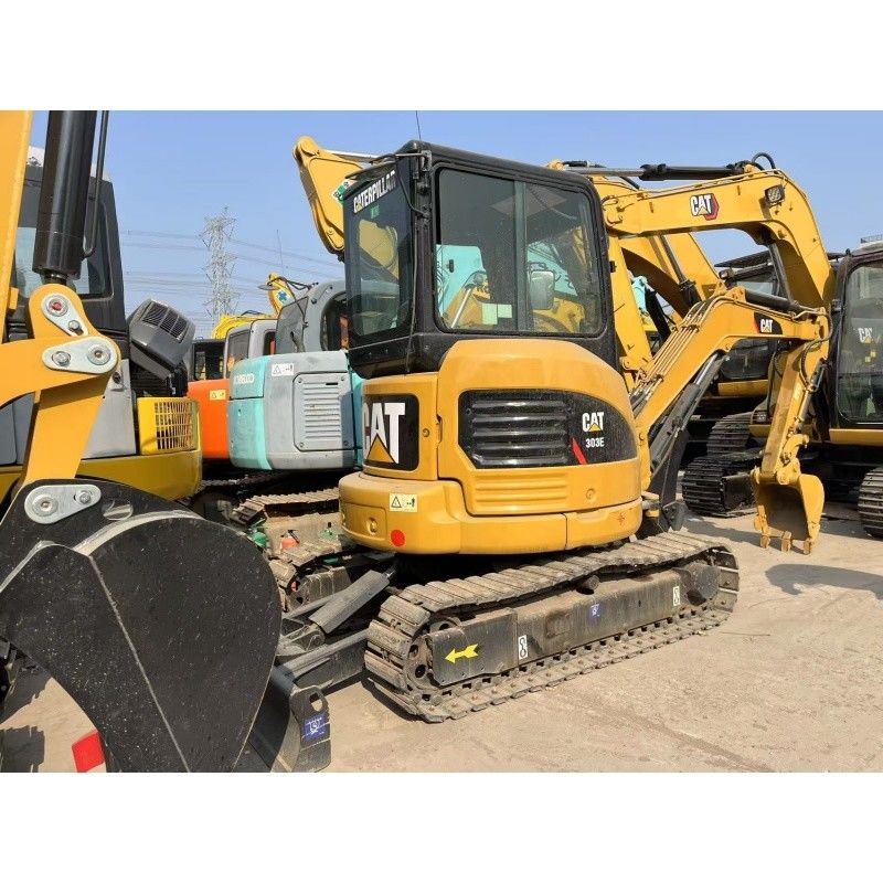 حفرة صغيرة CAT 303E مستعملة لمواقع البناء الصغيرة والمساحات الضيقة
