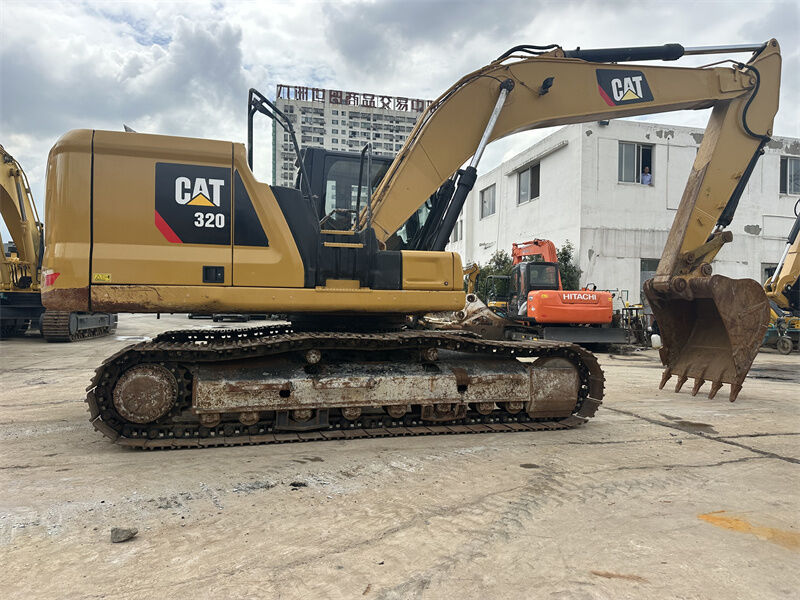 الحفرة Caterpillar 320 المستخدمة مع قوة حفر قوية لعمل التربة والبناء