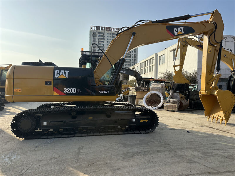 حفارة زاحفة CAT 320D2L مستعملة، حفارة تعدين بوزن 20 طن لمشاريع البناء الكبيرة