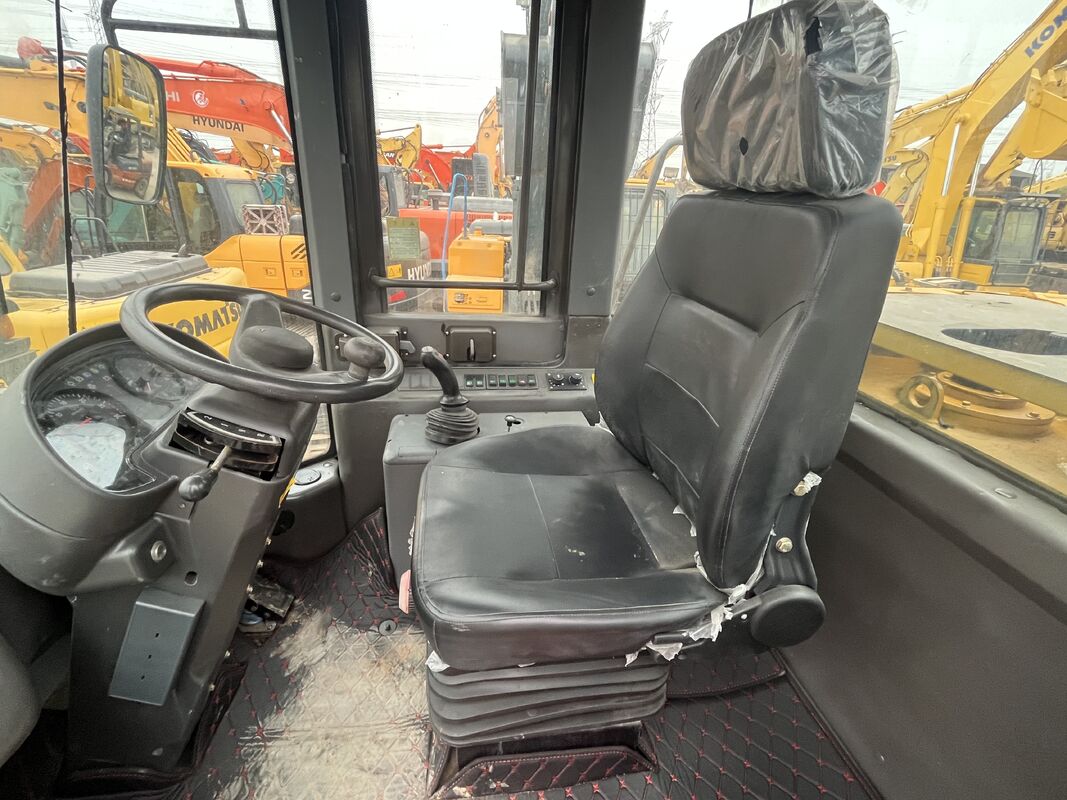 لوادر عجلات SDLG L958F مستعملة وقوية مجهزة بمحرك بسعة 9.7 لتر وراحة ممتازة للمشغل لفترات طويلة