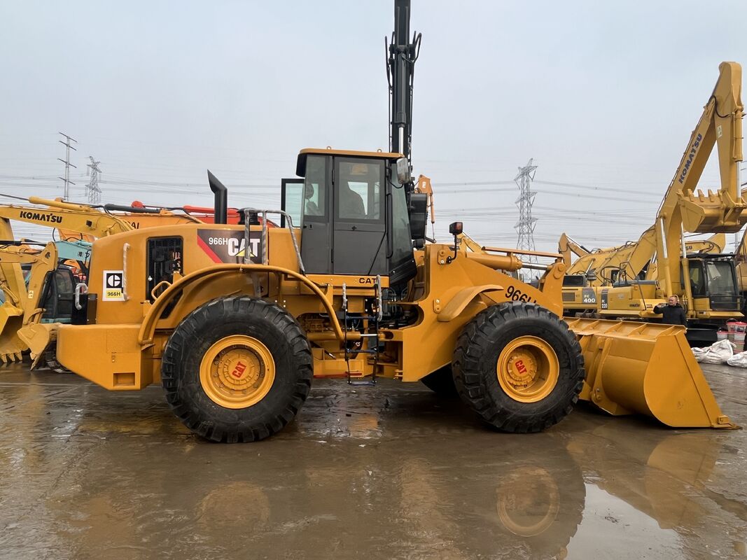 شاحنة عجلات CAT 966H مستعملة ذات قوة انفجار عالية وحركة محرك قوية تقدم أداء في البيئات الصناعية القاسية