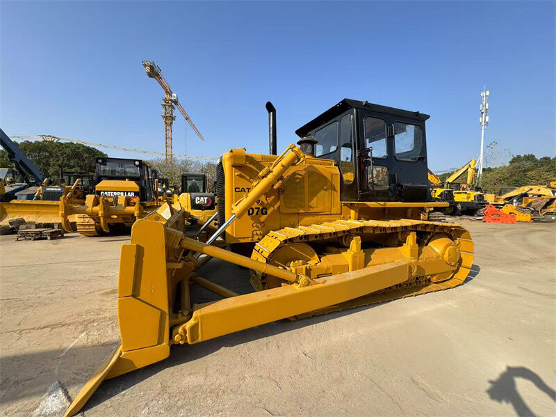 الجرافة الأصلية المستخدمة CAT D7G مع 3306 محرك، 20230kg الوزن التشغيلي، وشفرة منحنية مستقيمة