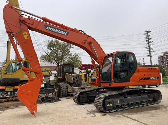 محفر دوسان DX225 مستعمل محفر دوسان متوسط الحجم